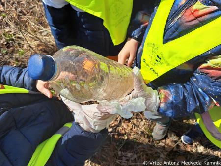 V soboto, 18. marca 2023, so se odvijale spomladanske čistilne akcije Vrtec Antona Medveda Kamnik